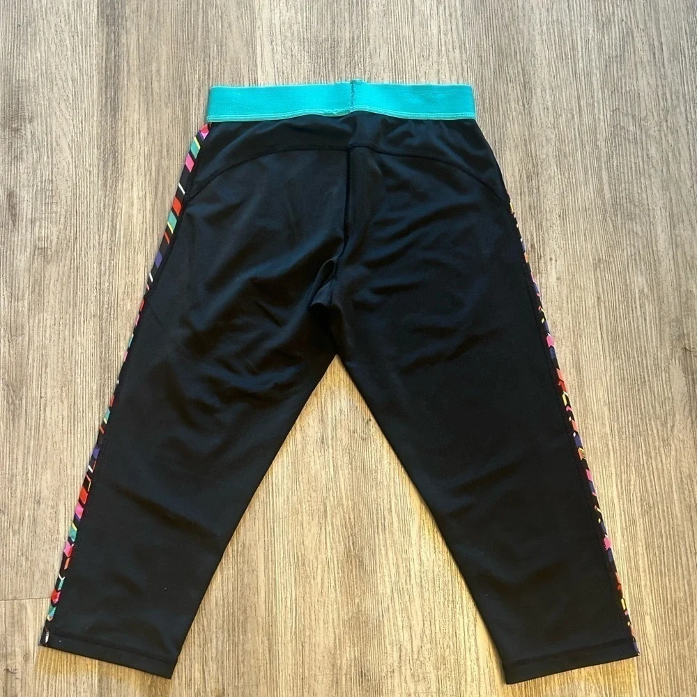 ADIDAS Techfit medium compression activewear athletic crop leggings. 17” L - Picture 8 of 8